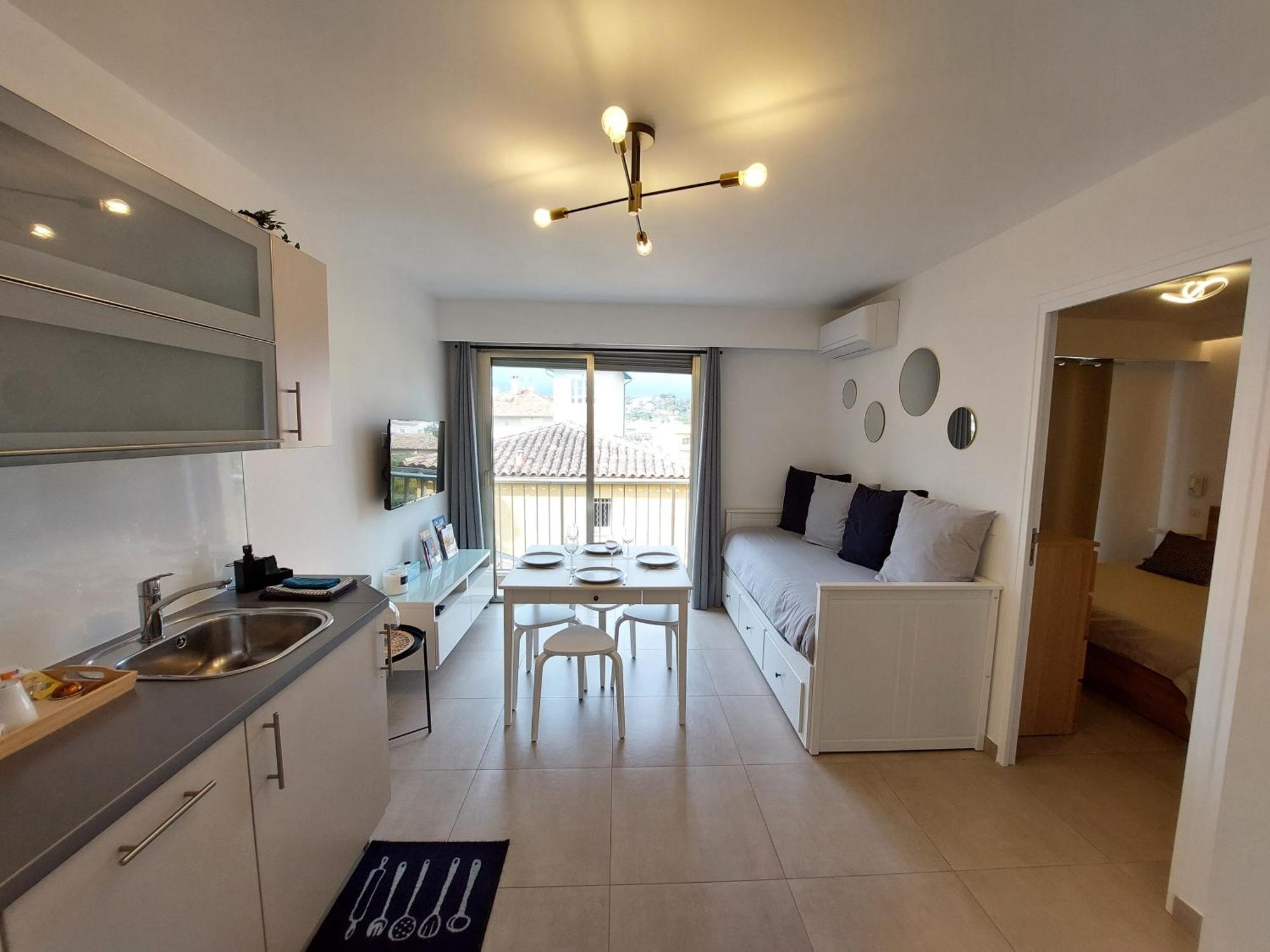 T2 Au Calme, Proche Des Plages, Climatise Et Parking Prive Cagnes-sur-Mer Esterno foto